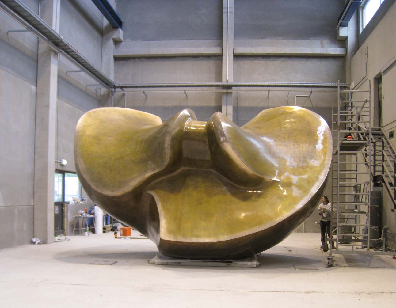 Henry_Moore_Big_Butterfly